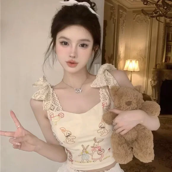 Adorable rabbit and first animals crop top with lace sleeve size medium - Picture 4 of 6